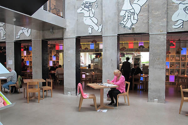 Stadtteilbibliothek Rentemestervej, Kopenhagen - Café